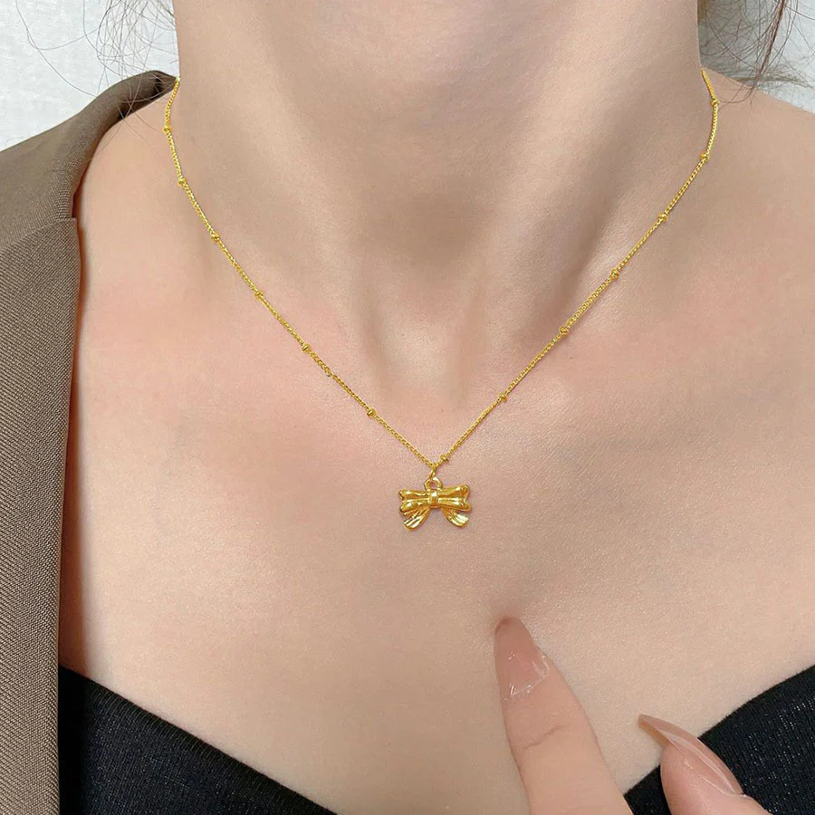 Clean Girl Era Bow Necklace