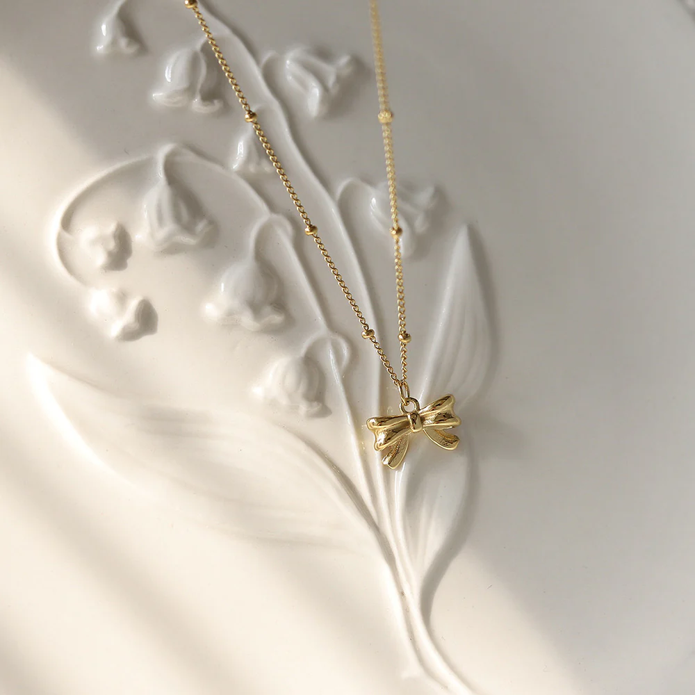 Clean Girl Era Bow Necklace - Image 6
