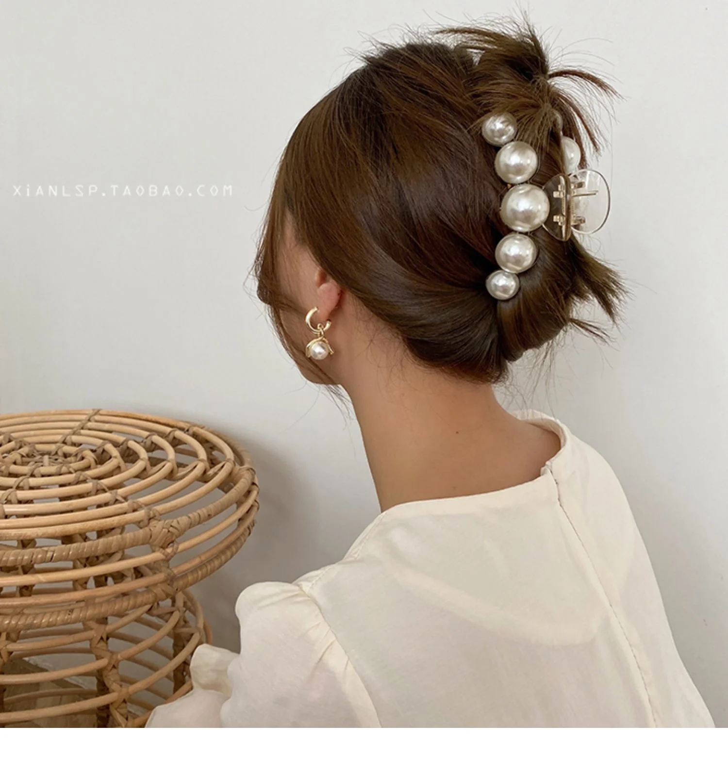 Clutched in Pearls! Hair Claw - Image 2