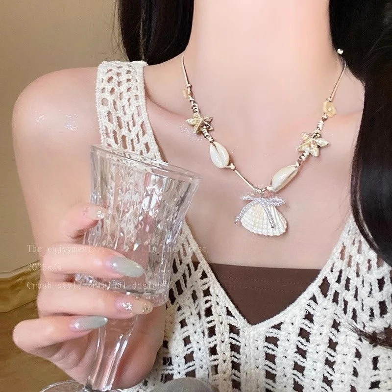 Coquette Marina Necklace - Image 2