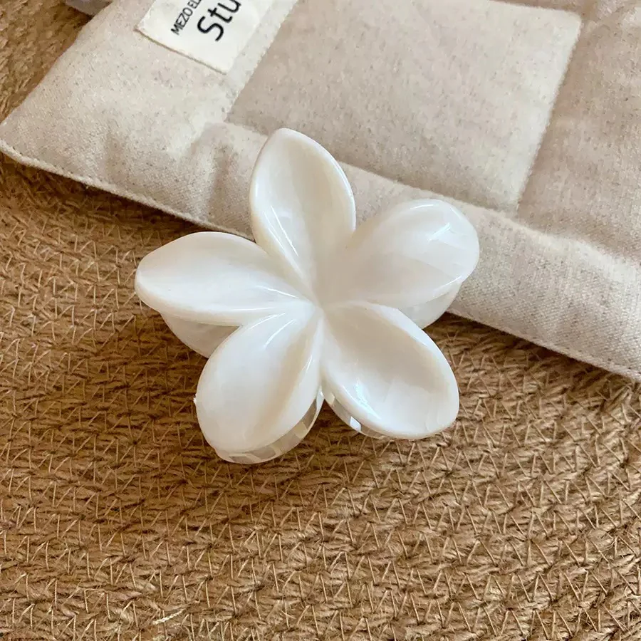 Coral Angel Flower Claw Clip - Image 4