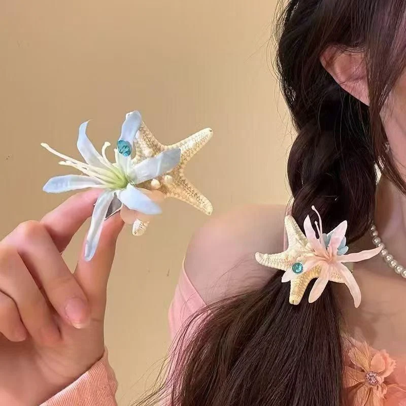 Coraline Starfiah Floral Hair Clip - Image 3