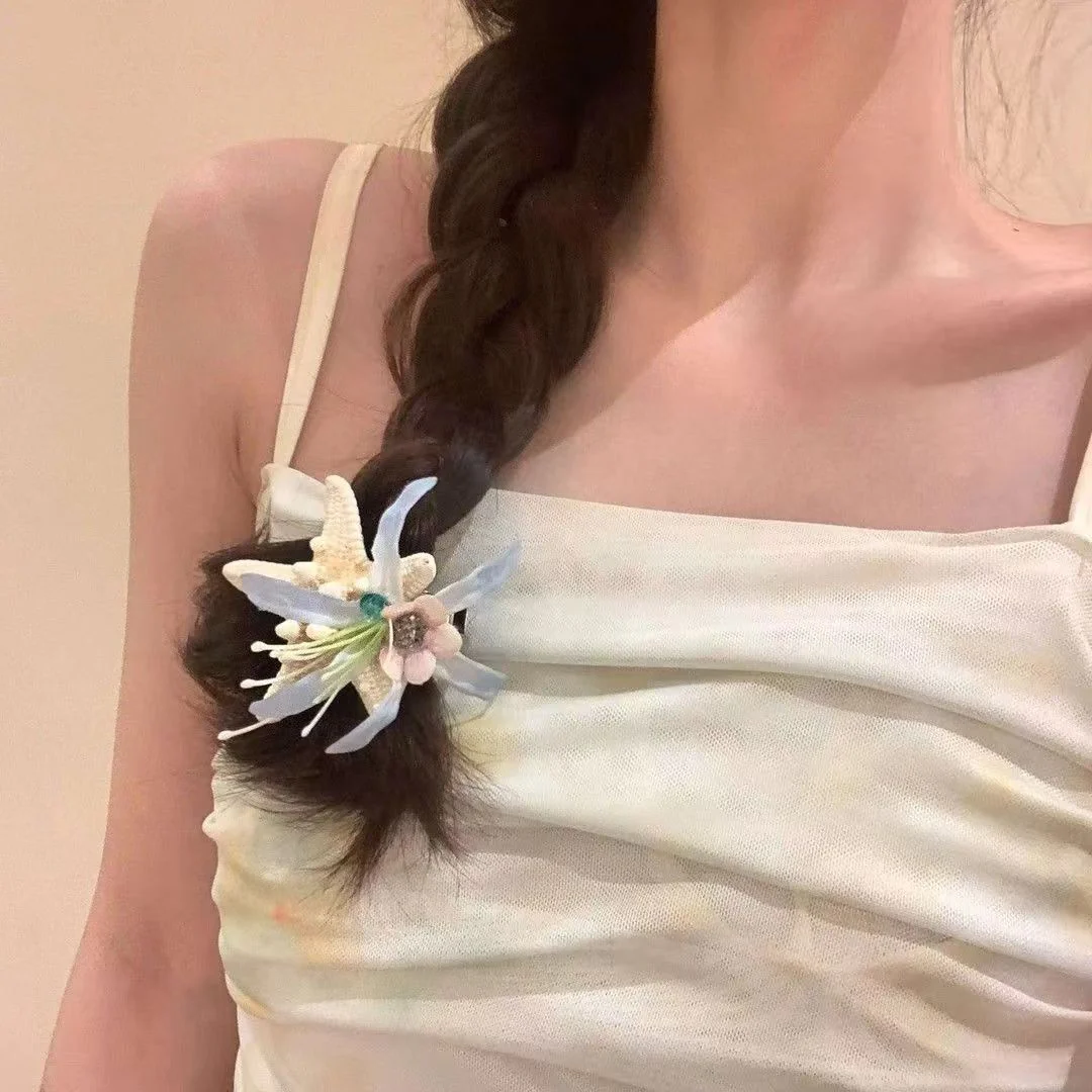 Coraline Starfiah Floral Hair Clip - Image 4