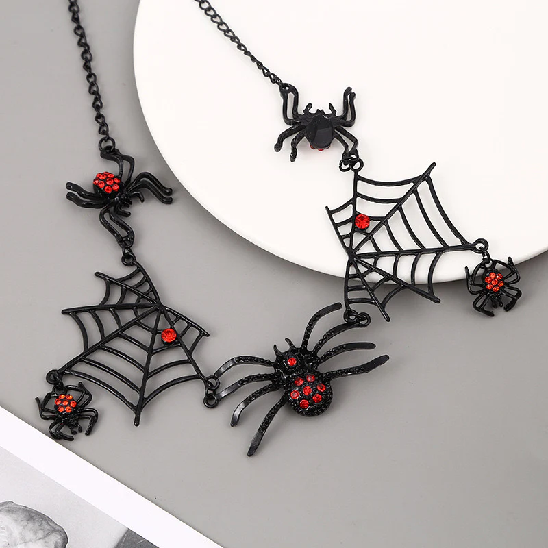 Creeping Spiders Necklace - Image 3