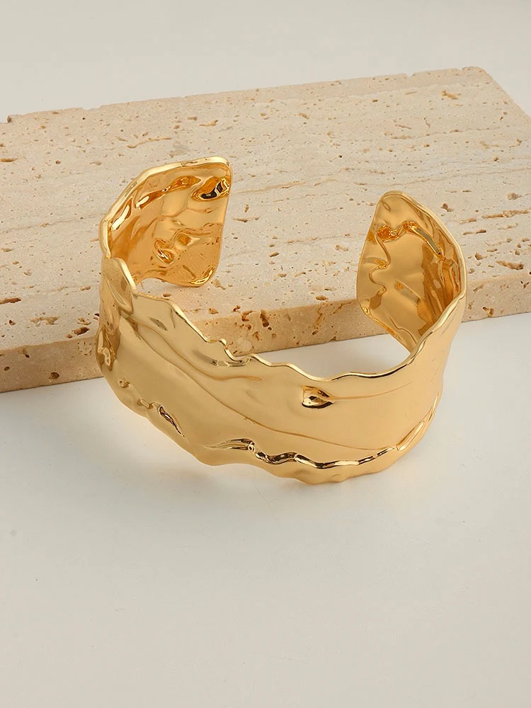Crinkled Gold Handcuff - Image 3