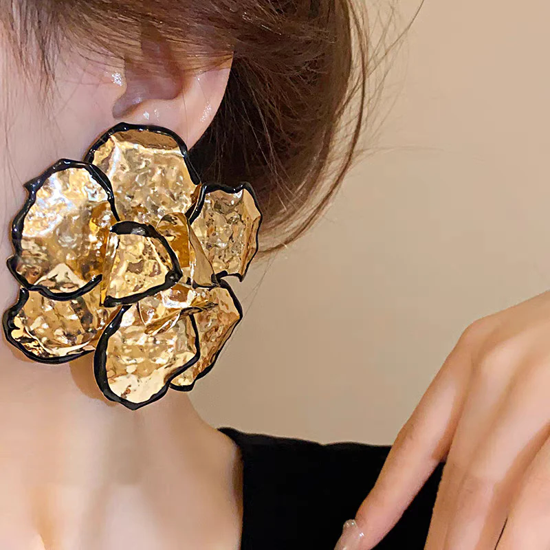 Crinkled Lustre Statement Earrings - Image 3