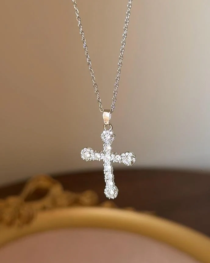 Cross my Heart! Rhinestone Necklace