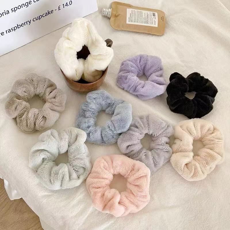 Cute Fur Scrunchies - Image 3