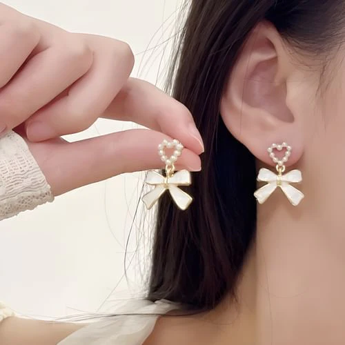 Cute white Bow Earrings - Image 3