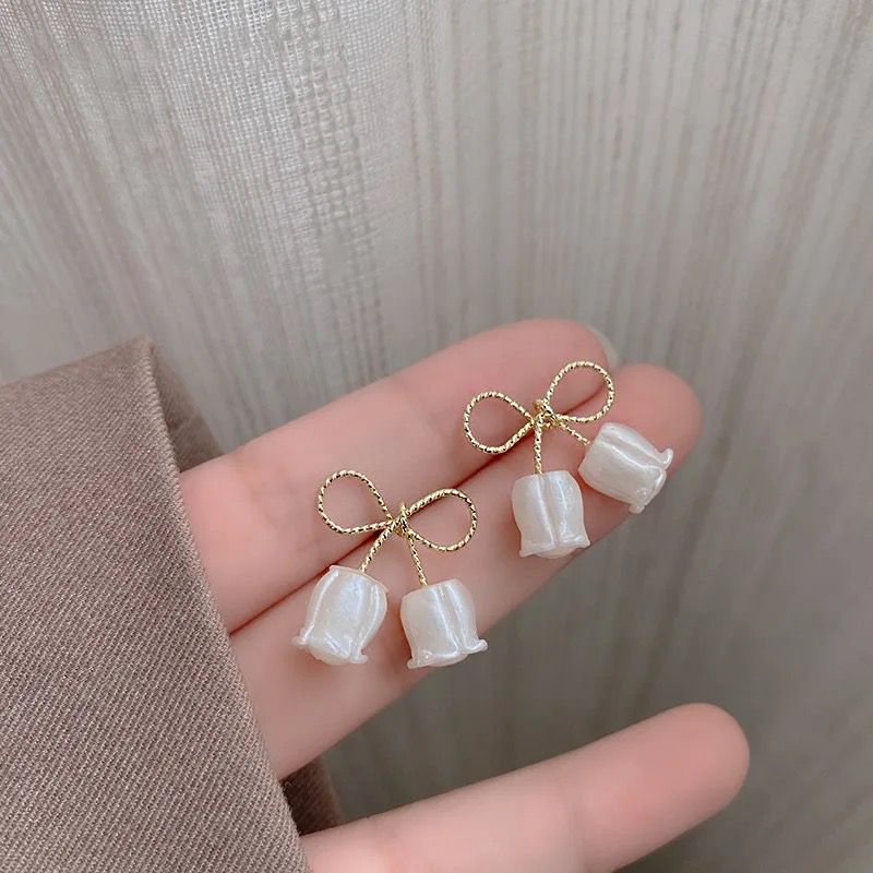 Cutest Bow Earrings - Image 3