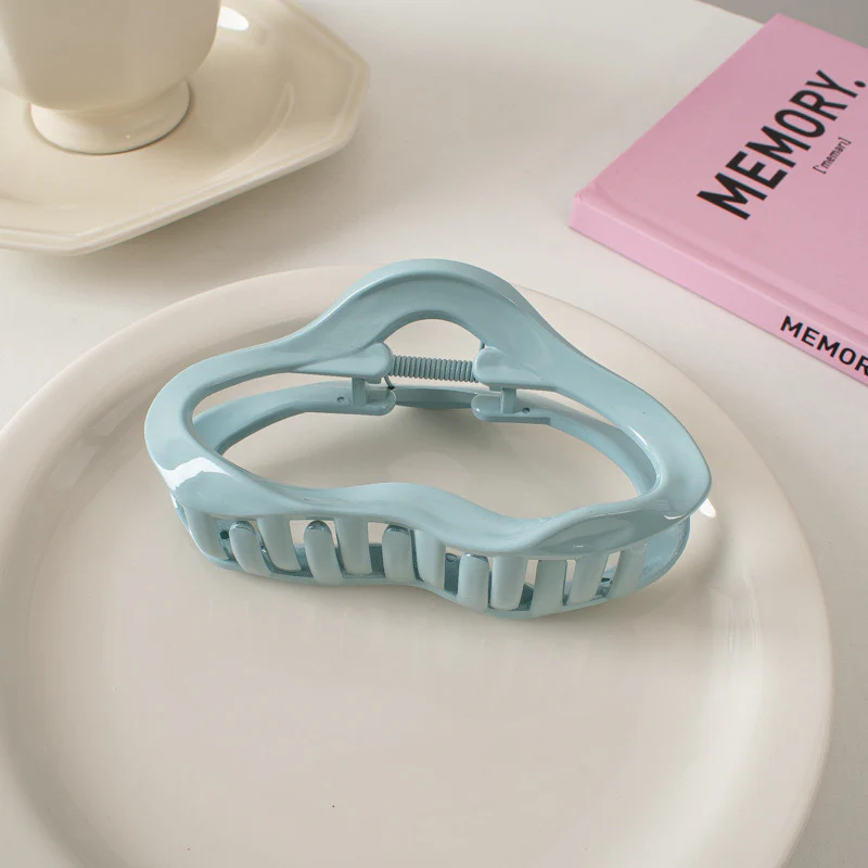 Cutesy Candy-Coloured Hair Claw Clip - Image 7