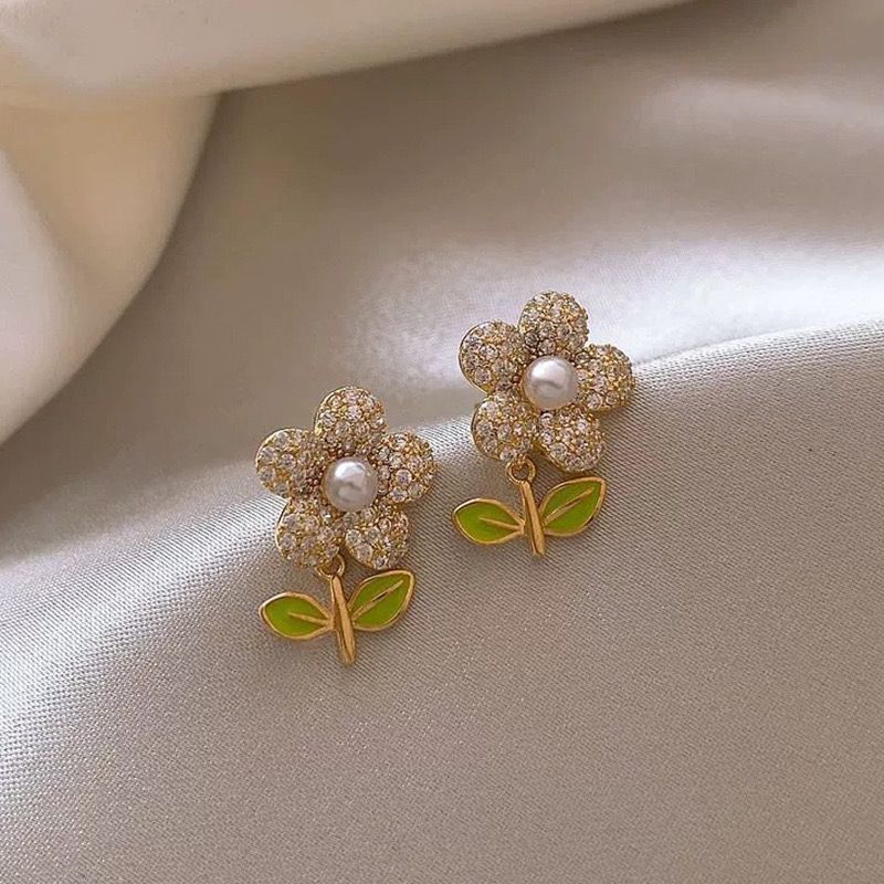 Cutie Daisy Flower earrings - Image 3
