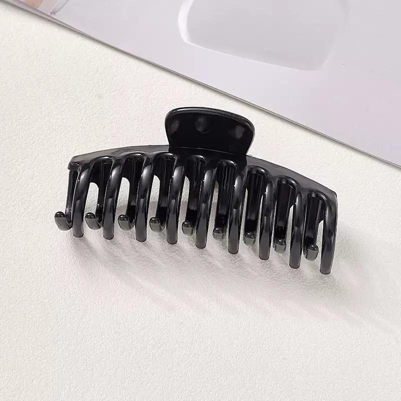 Daily Sleek Staple Claw Clip - Image 7