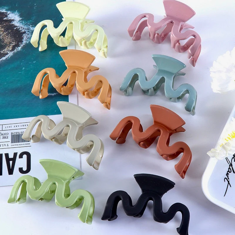 Daily-Wavy Hair Claw