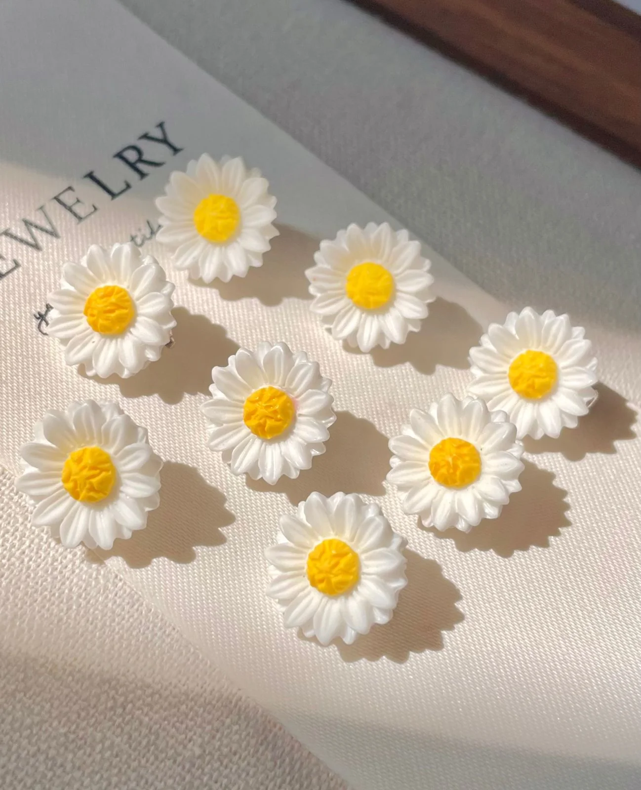 Daisy Daydream Pins (pack of 8) - Image 4