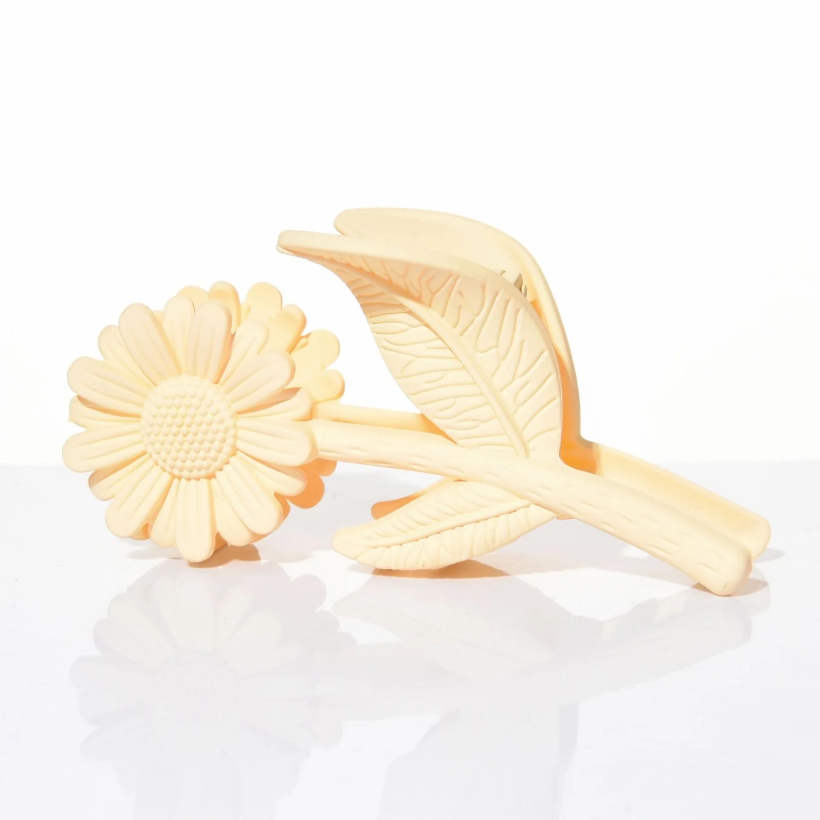 Daisy Del Rey! Hair Claw - Image 2