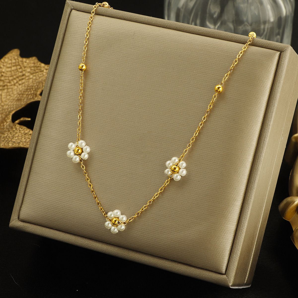 Daisy Dream Pearl Necklace - Image 2