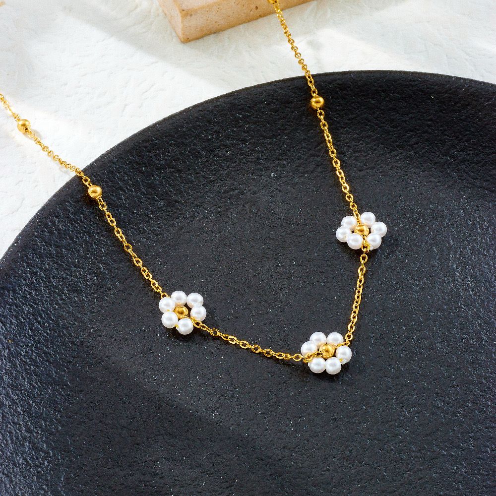 Daisy Dream Pearl Necklace - Image 4