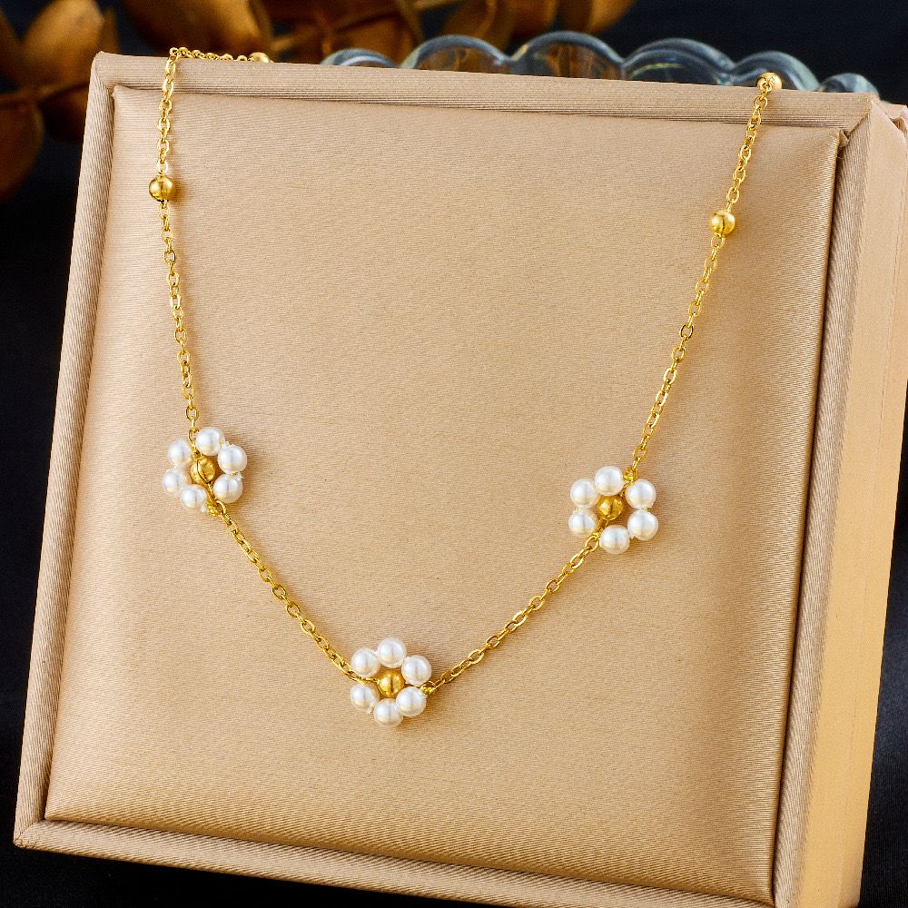 Daisy Dream Pearl Necklace - Image 5