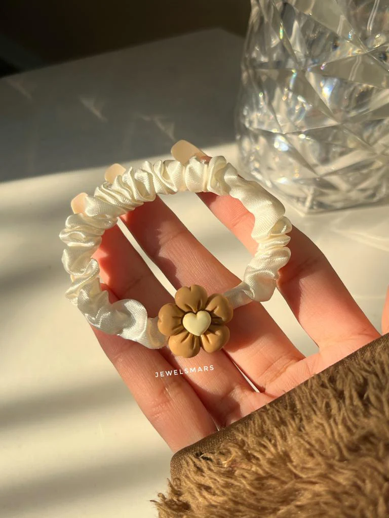 Daisy Hair Ties - Image 2
