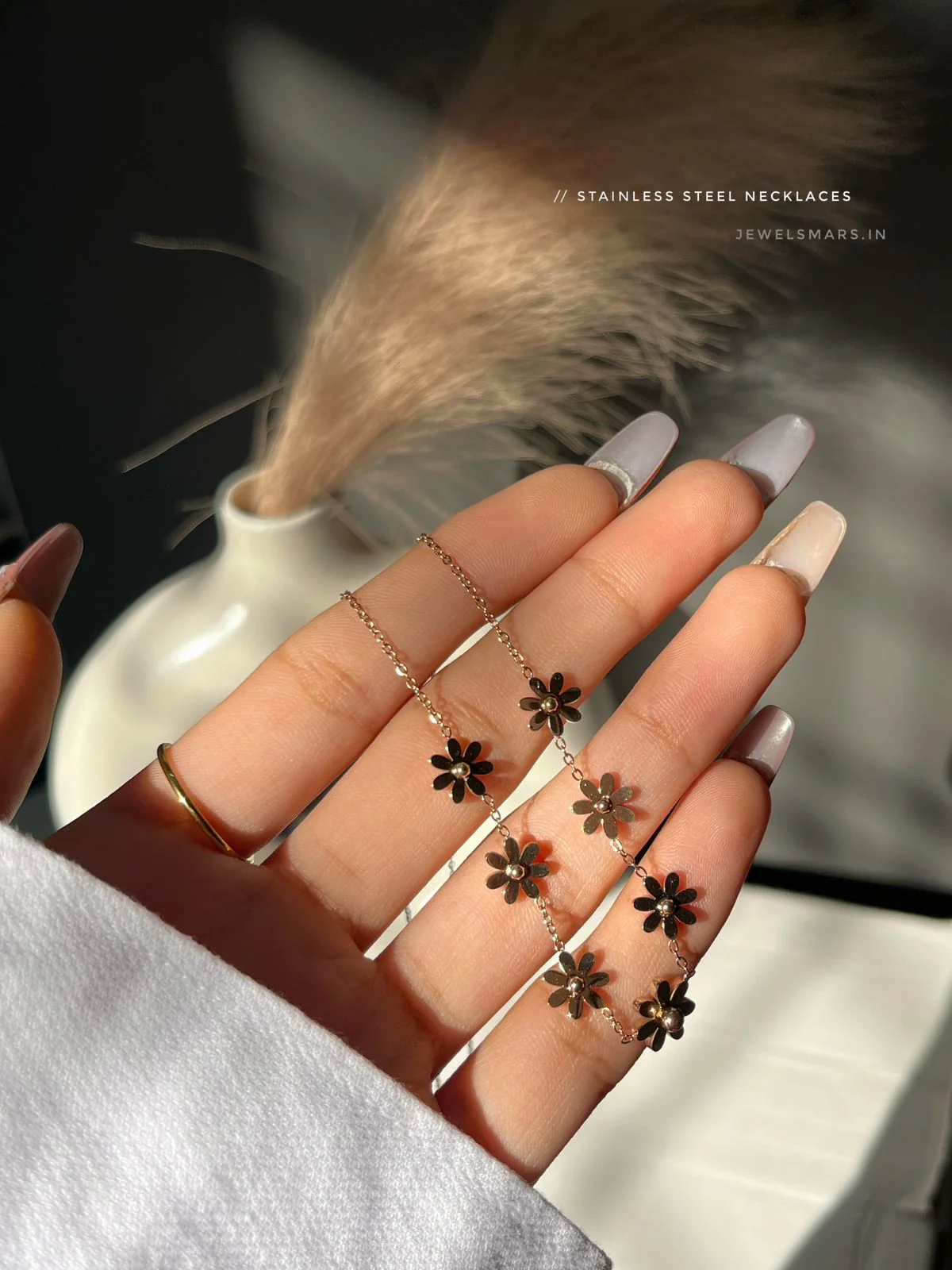 Daisy Necklace (stainless steel) - Image 3
