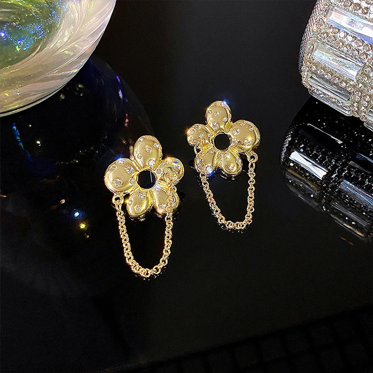 Dangling Daisies Earrings - Image 3