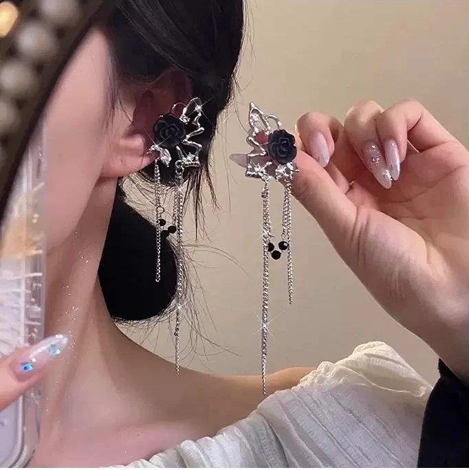 Dark-Romance Rose earcuff - Image 5