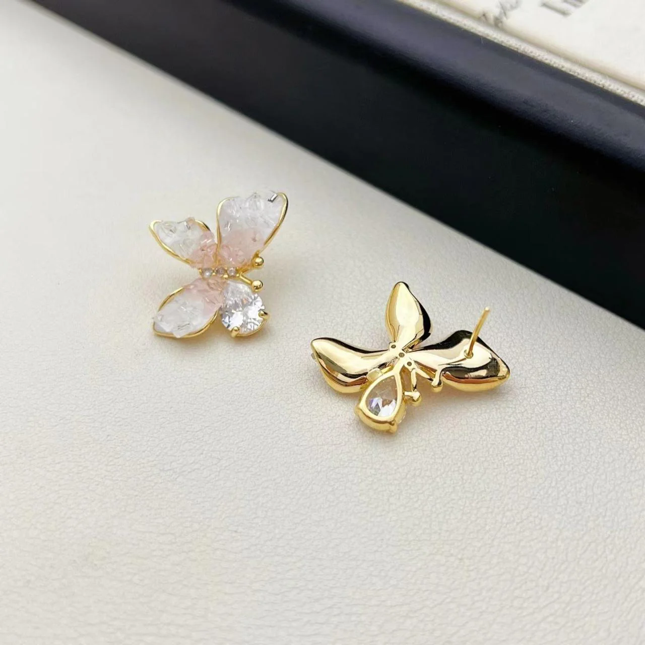 Delulu Butterfly Earrings- pink - Image 3