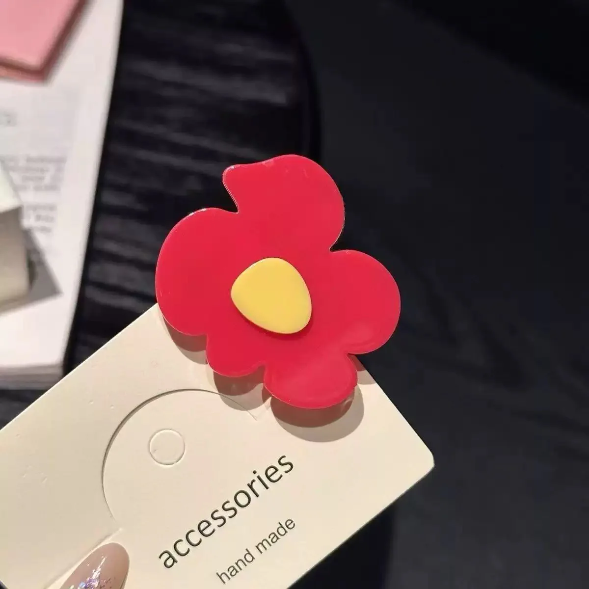 Dilly-dally daisy Hair Clip - Image 4