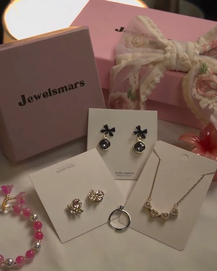 Perfect Gift Hamper for her - Image 8