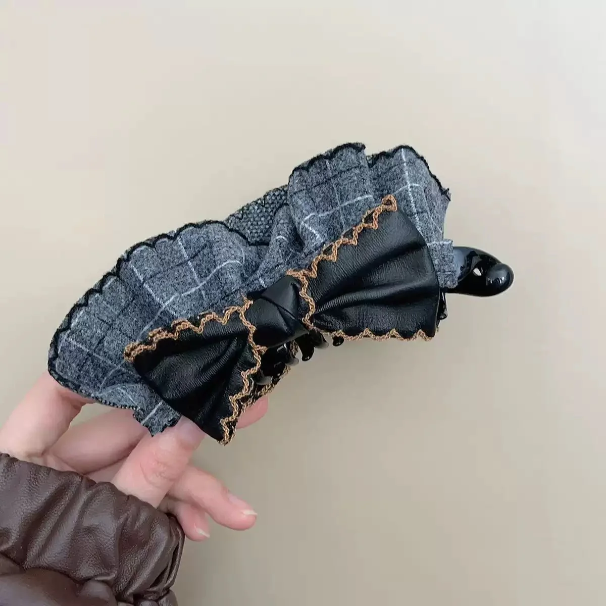 Dolce Doll Bow Hair Clip - Image 5