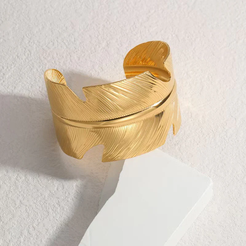 Don’t “leaf” me! Handcuff - Image 5