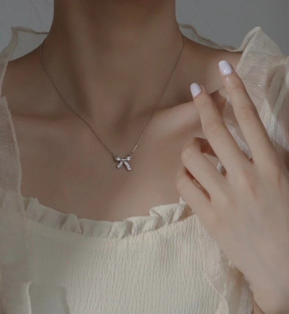 Dreamcore Bow Necklace - Image 3