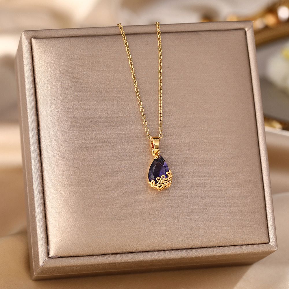 Dreamland Necklace- purple - Image 2
