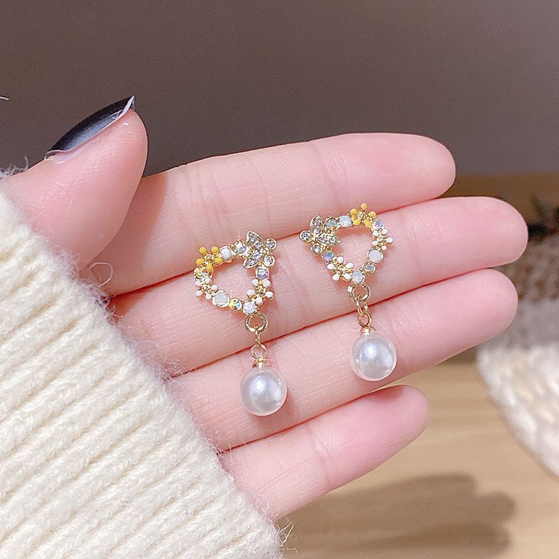 Dreamland Pearl drop Earrings - Image 4