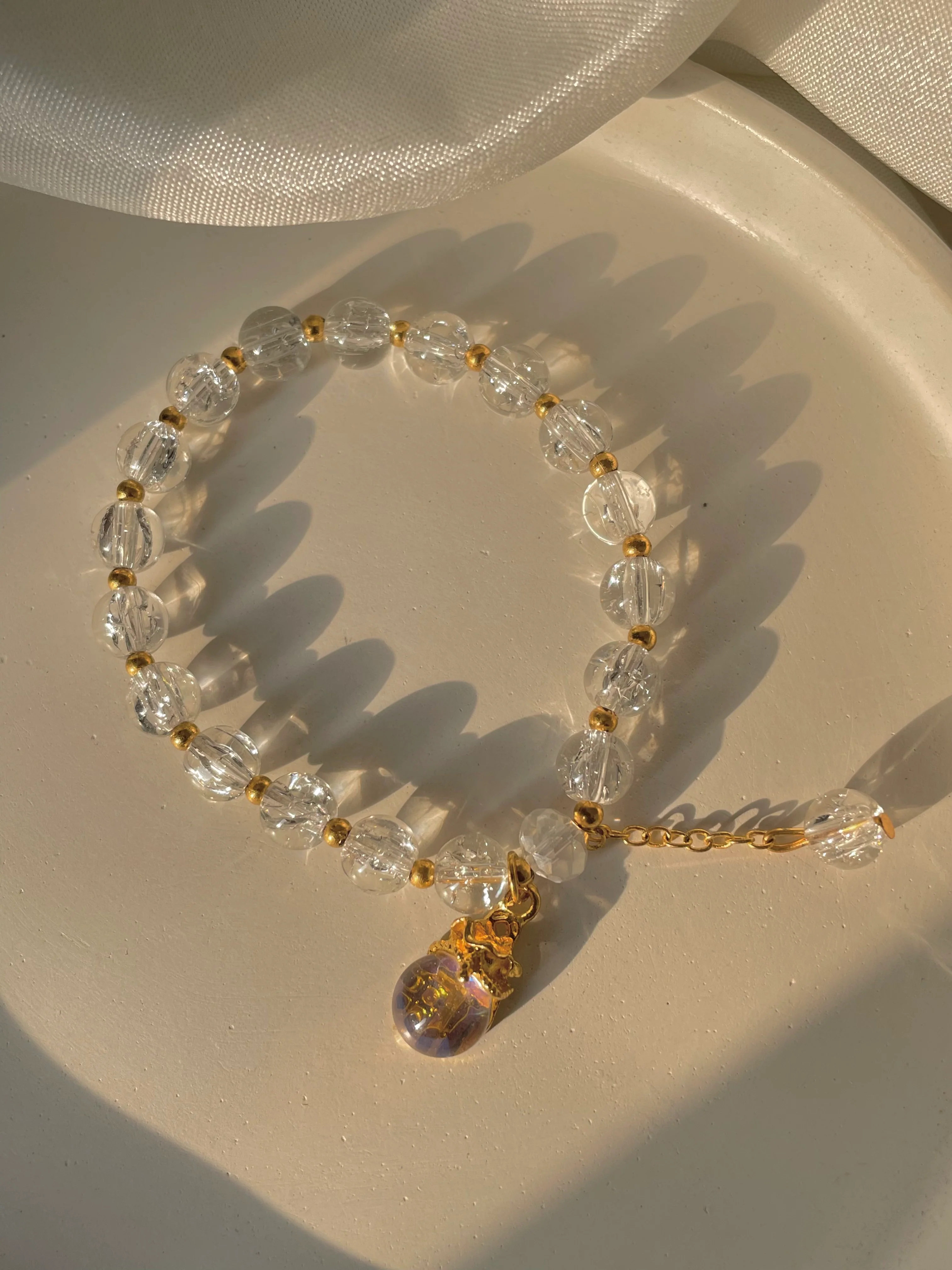 Dreamy bow bracelet with crystal drop - Image 2