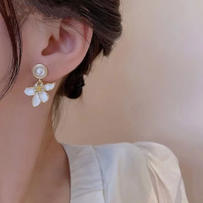 Dreamy Floral Earrings
