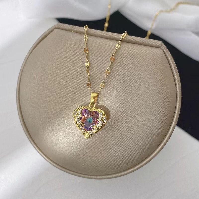 Dreamy Heart Necklace - Image 4