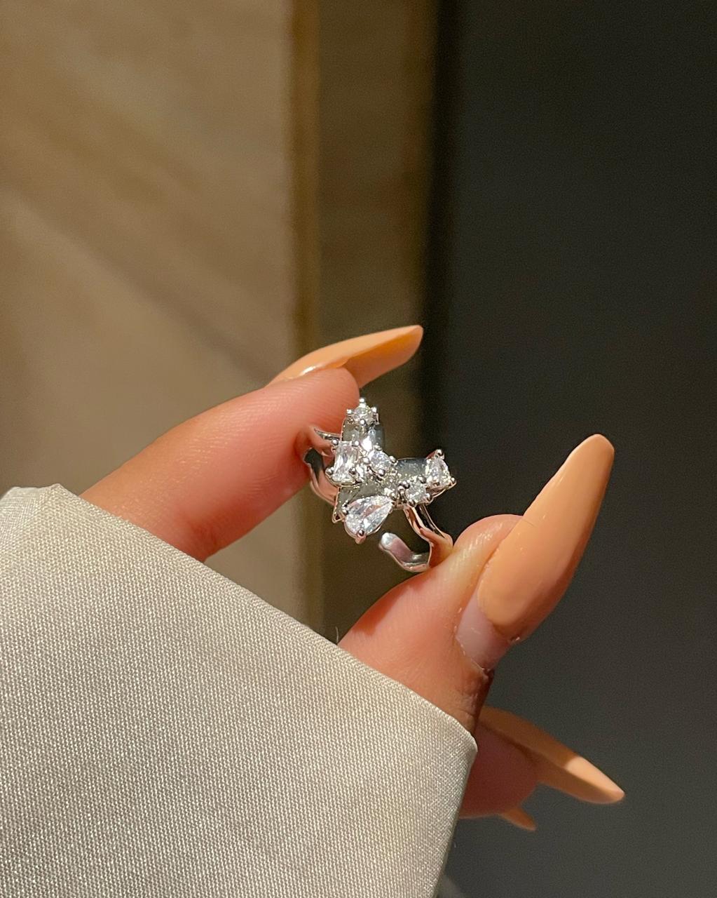 Dreamy Heart Ring- wavy - Image 3