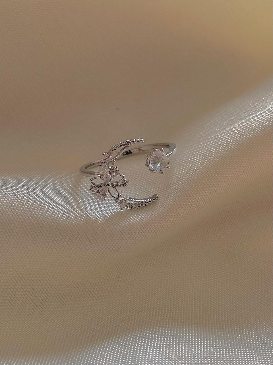 Dreamy Moon Ring - Image 4