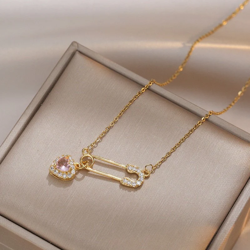 Dreamy Safety Pin Necklace- golden - Image 3