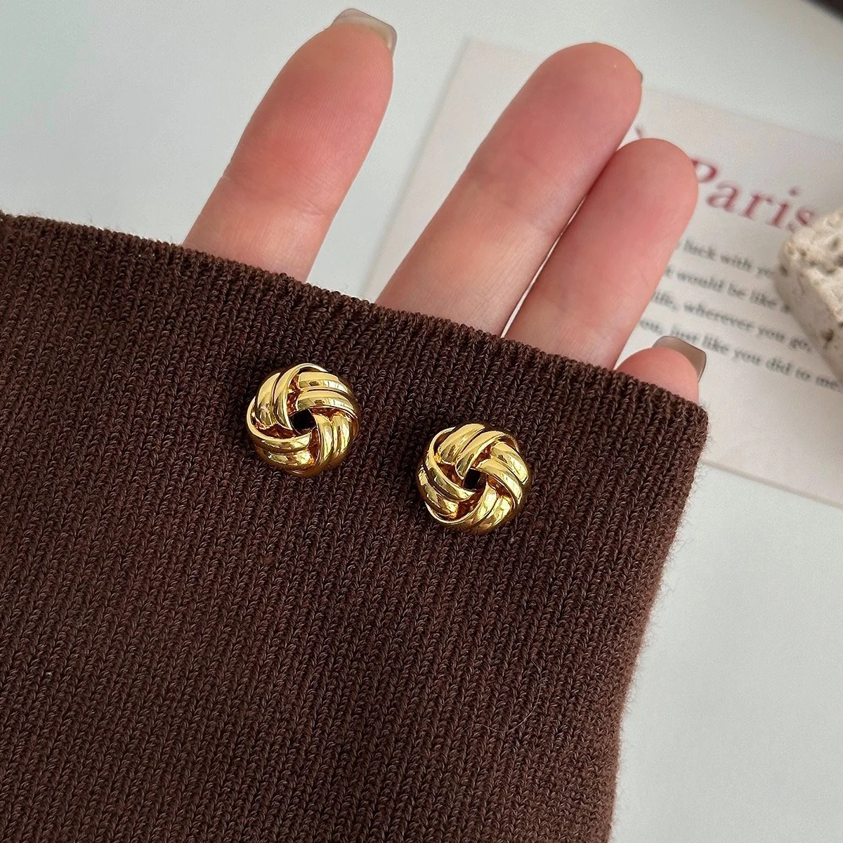 Effortless Era Stud Earrings - Image 3
