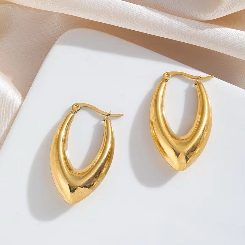 Effortless Essential Gold Earrings - Image 5