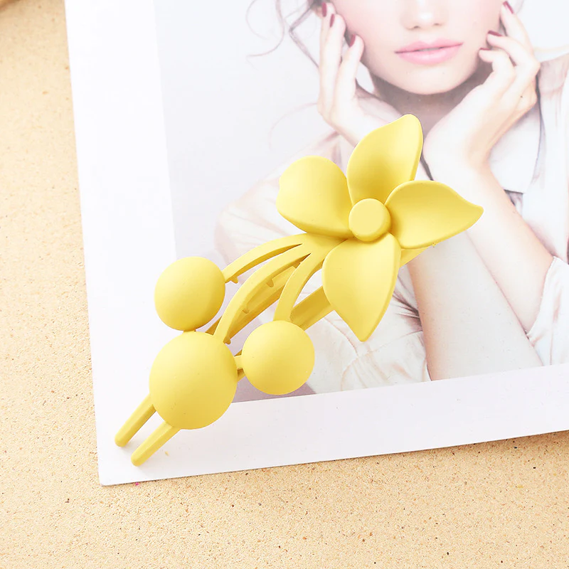 Eleanor Pinteresty Floral Hair Clip - Image 6