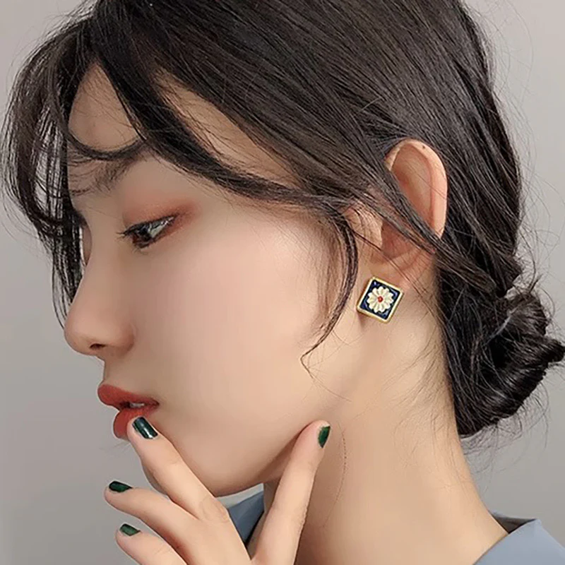 Eleanor Vintage Earrings - Image 2