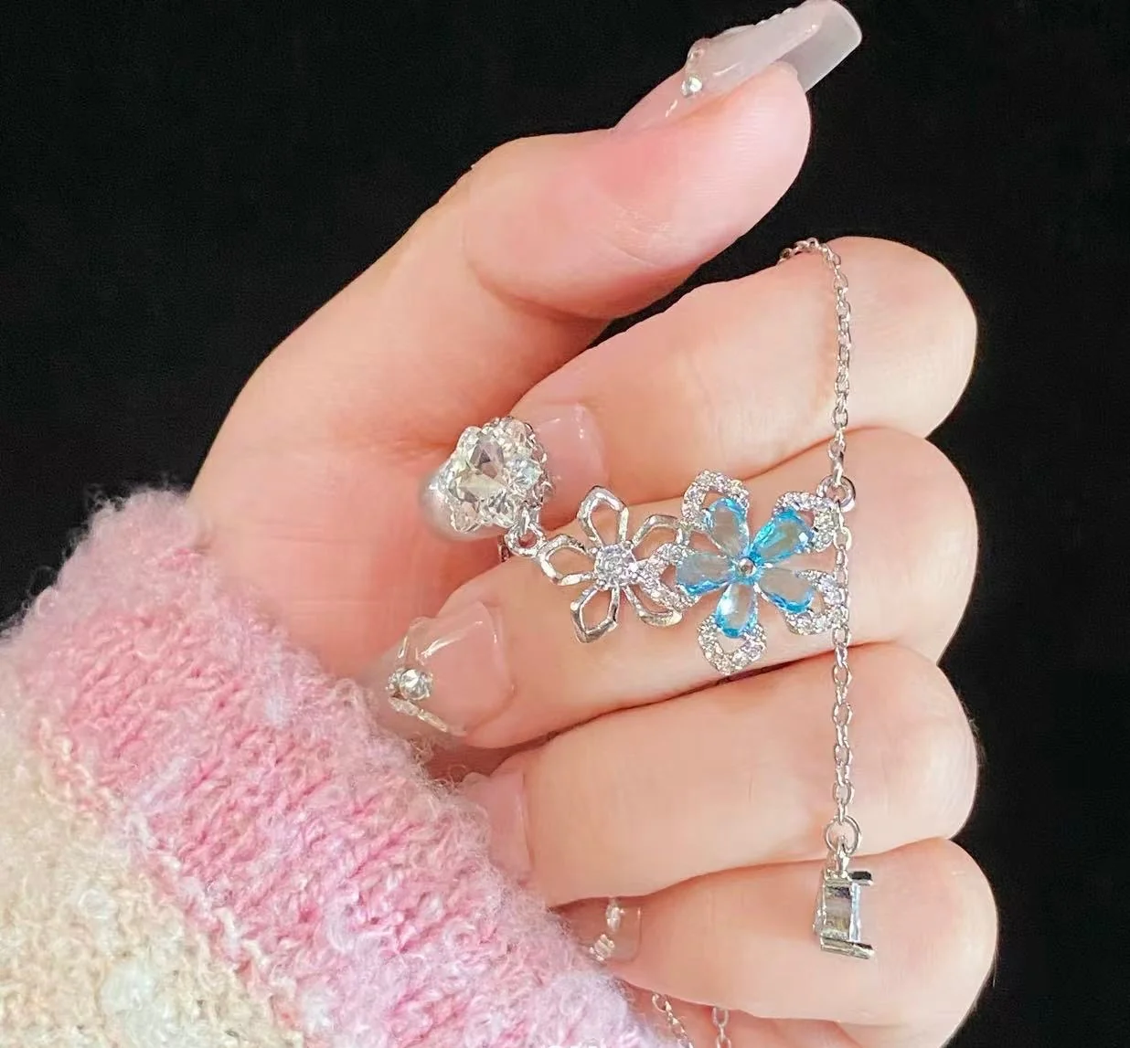 Elsa Dangling Necklace - Image 3