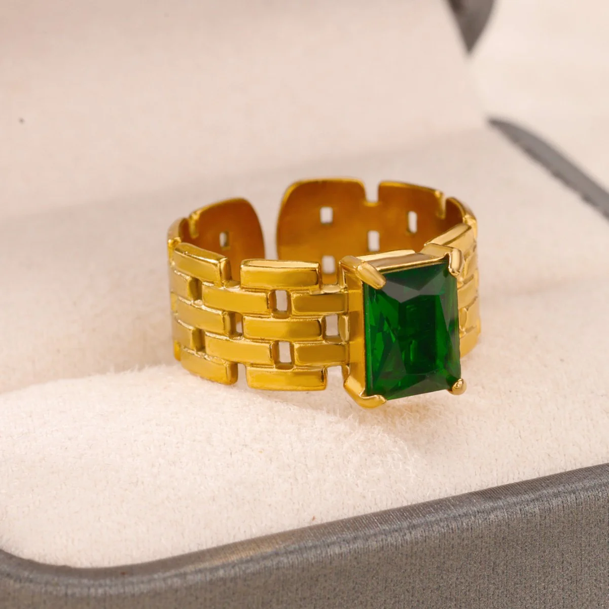 Emerald Authority Gold Ring - Image 3
