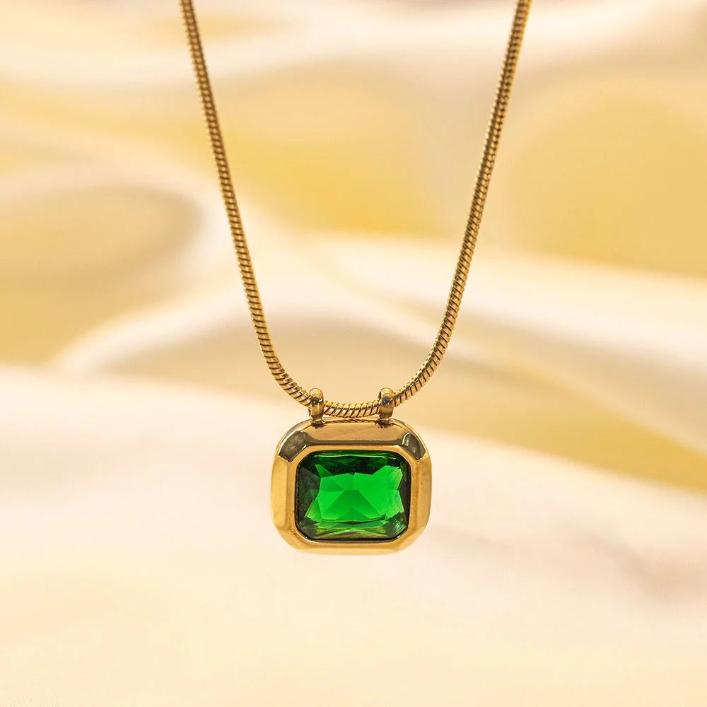 Emerald Luxe Statement Necklace - Image 2