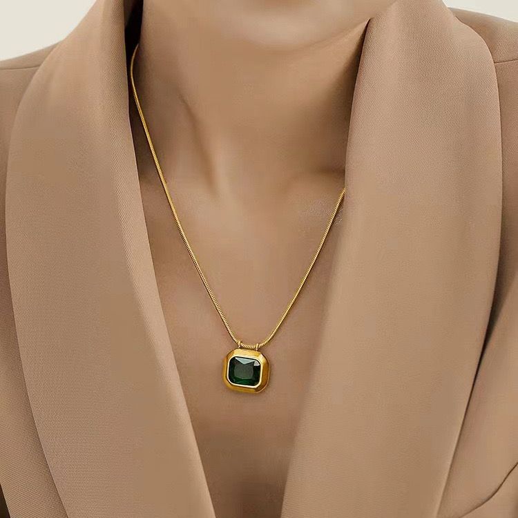 Emerald Luxe Statement Necklace - Image 7