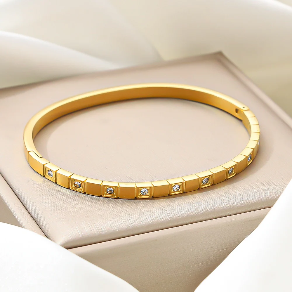 Estelle Viral Gold Bracelet - Image 4